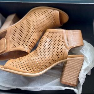 Steve Madden Tan Suzy Heeled Boots